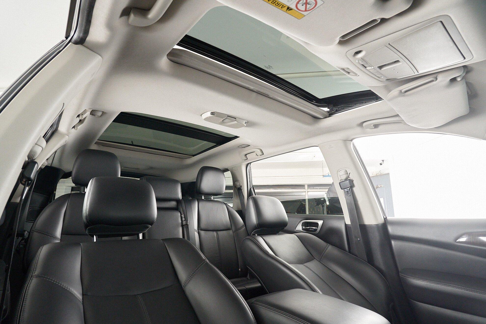 Nissan Pathfinder 2015, черный