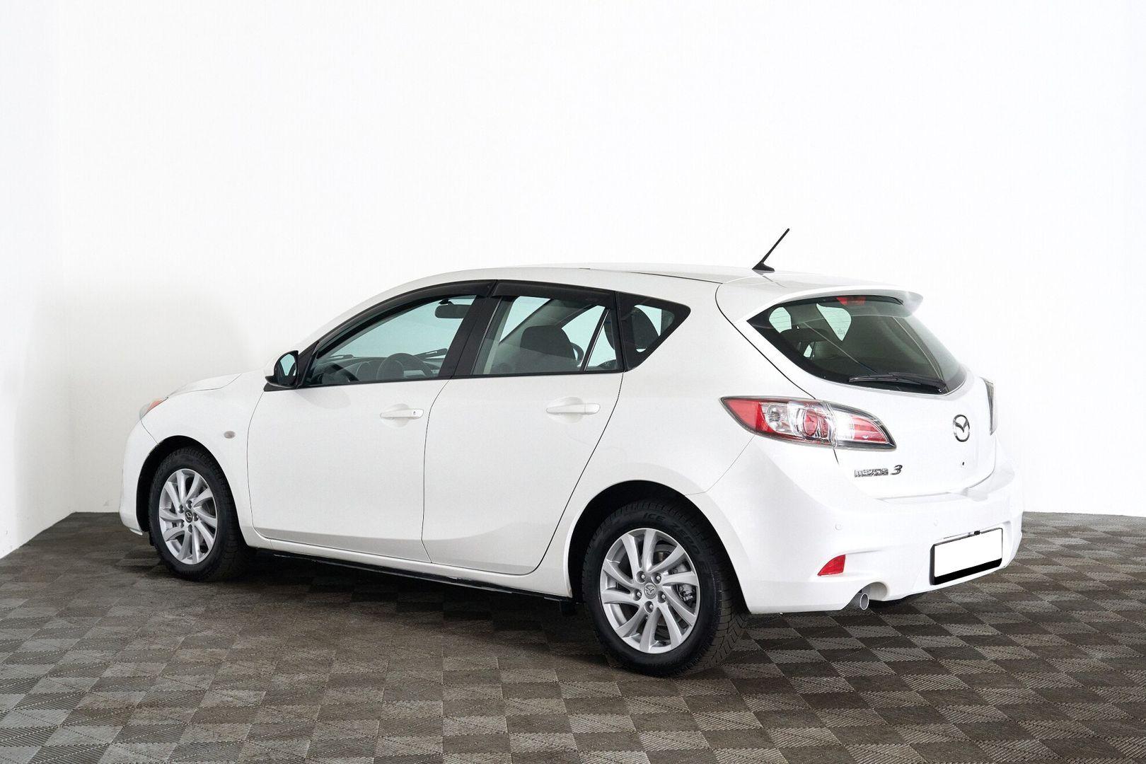 Mazda 3 2012, белый