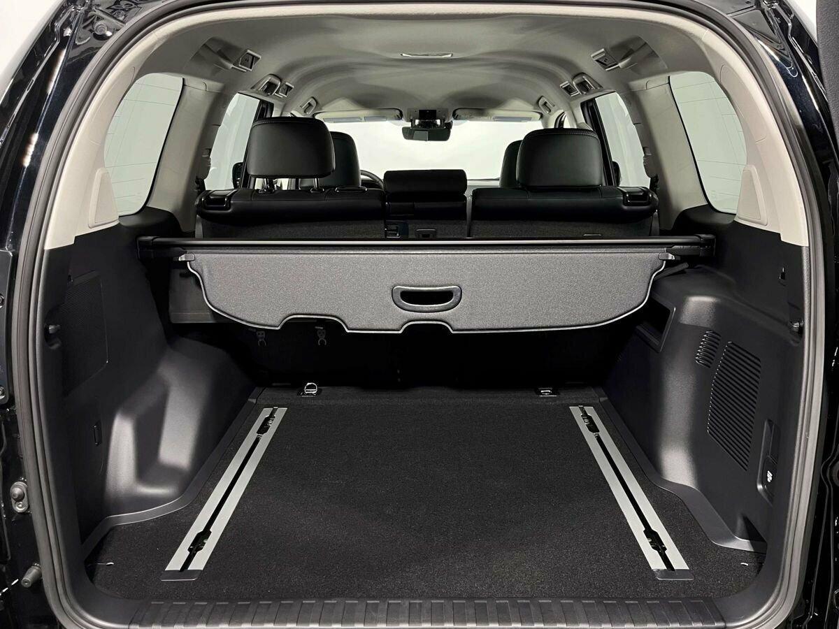 Toyota Land Cruiser Prado 2022, черный