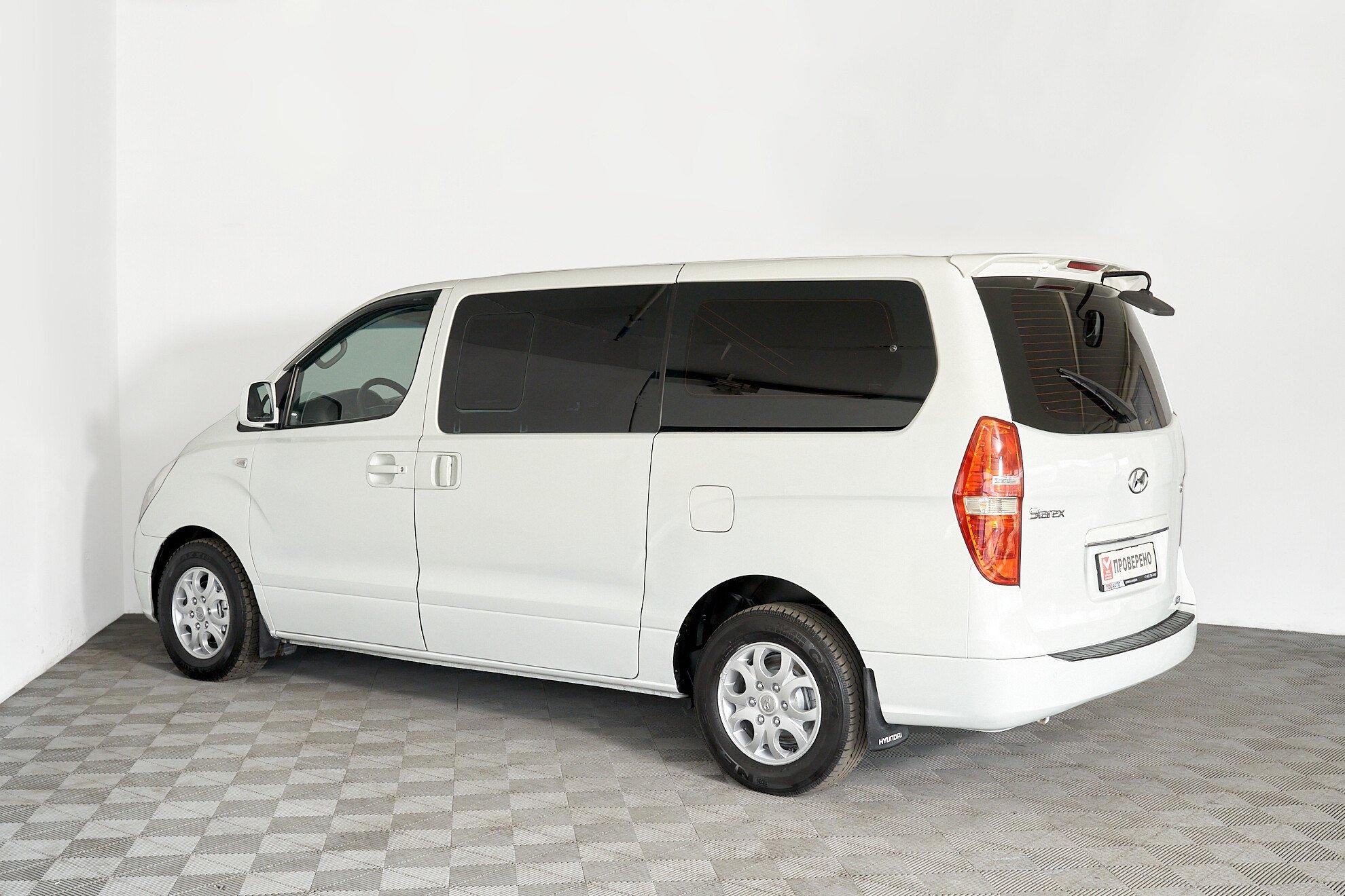 Hyundai Grand Starex 2012, белый