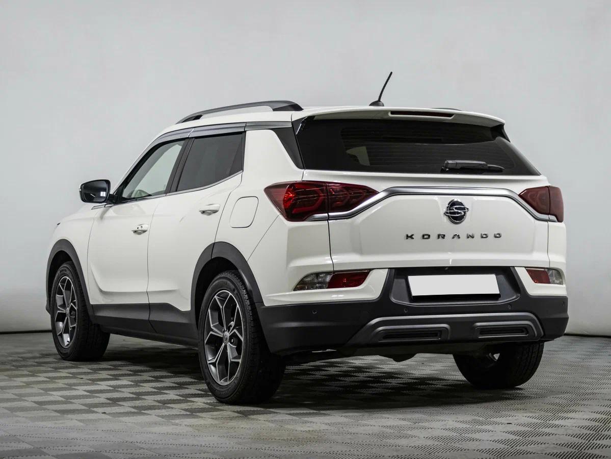 SsangYong Korando 2021, белый