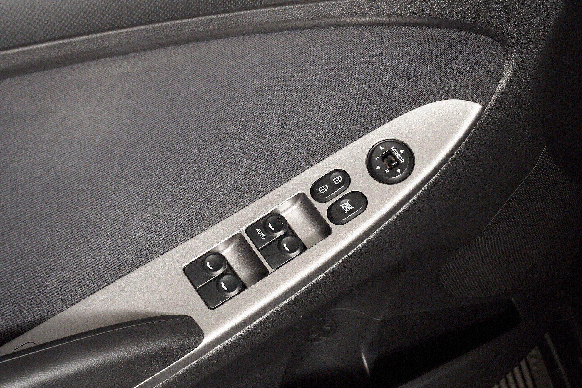 Hyundai Solaris 2015, серый