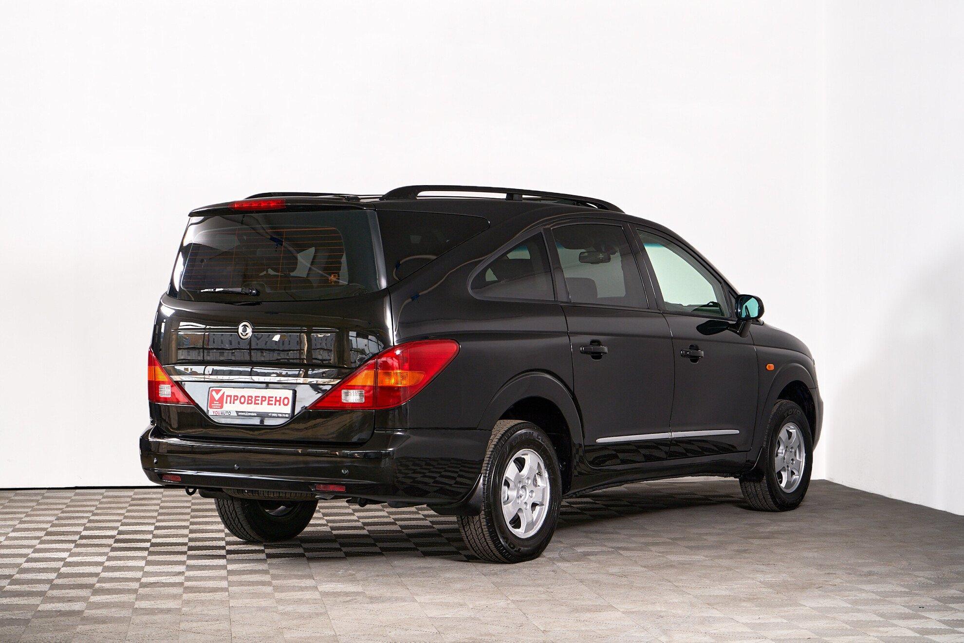 SsangYong Rodius 2011, черный