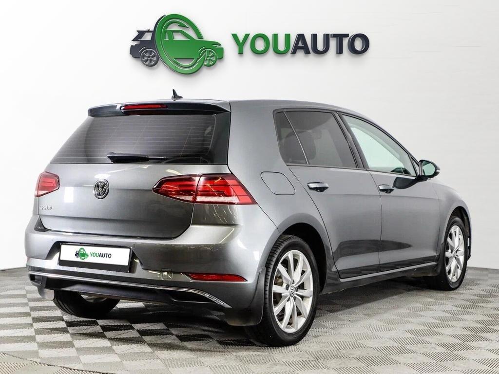Volkswagen Golf 2018, серый