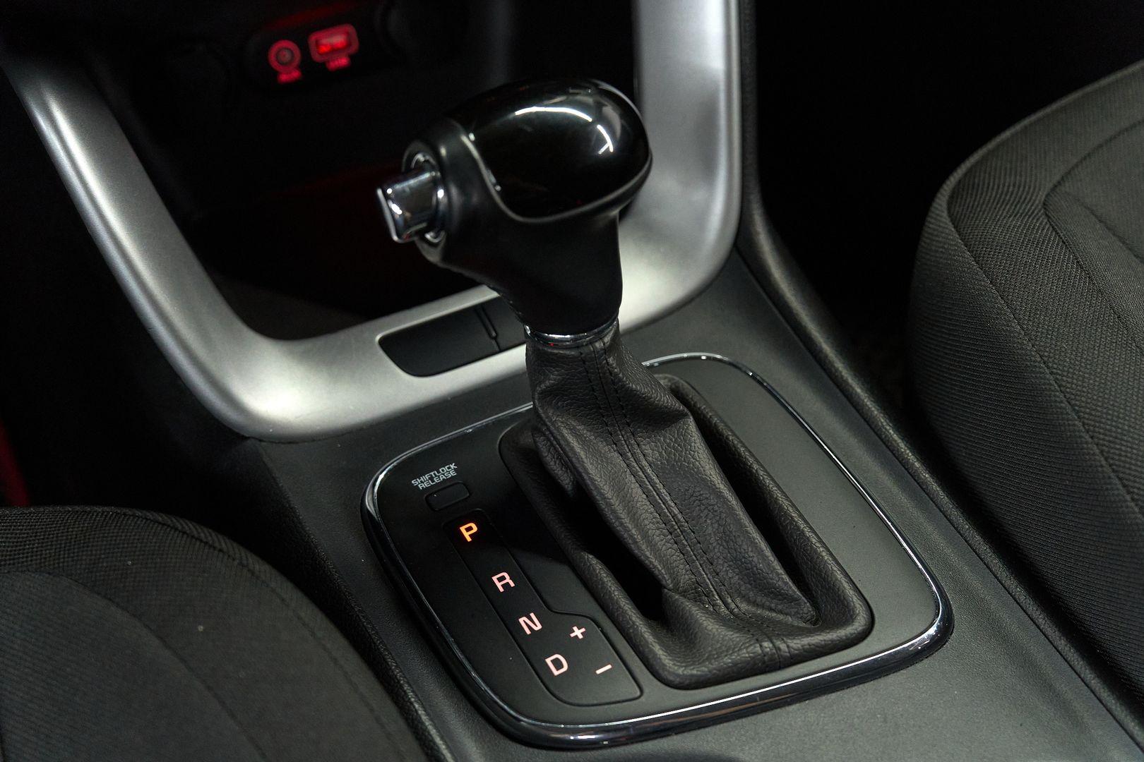 Kia Ceed 2018, красный