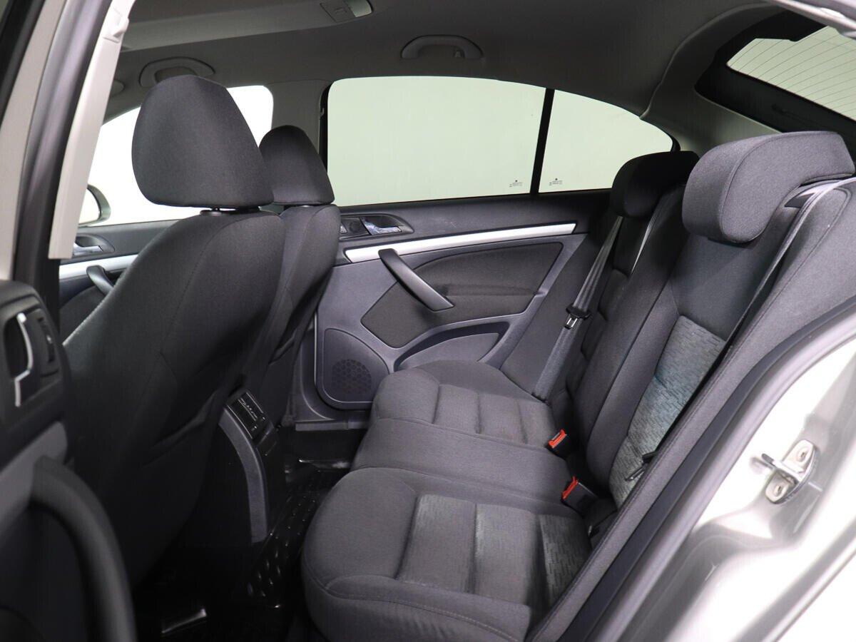 Skoda Octavia 2013, серый