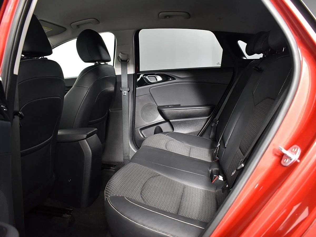 Kia Ceed 2020, красный