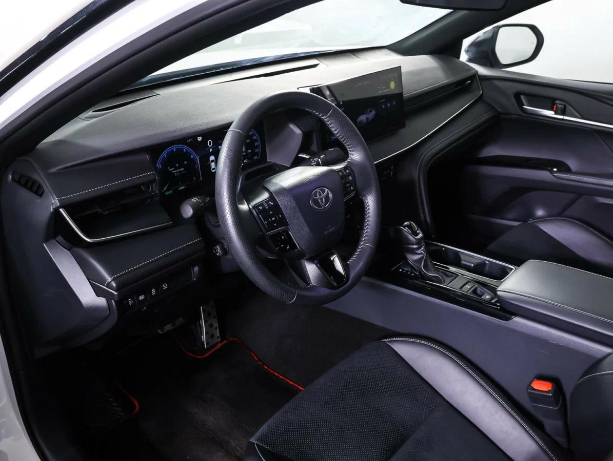 Toyota Camry 2024, белый