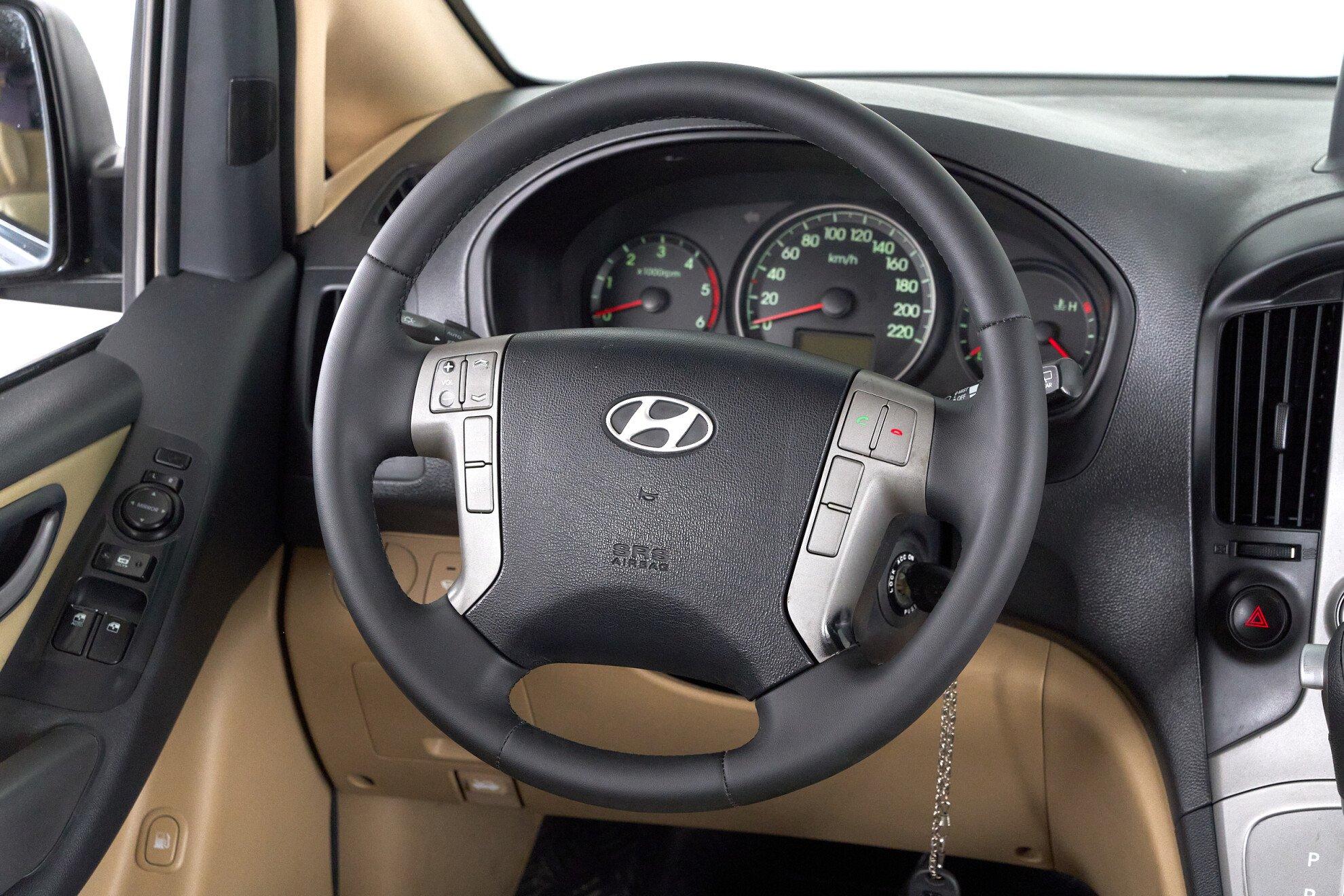 Hyundai Grand Starex 2011, черный