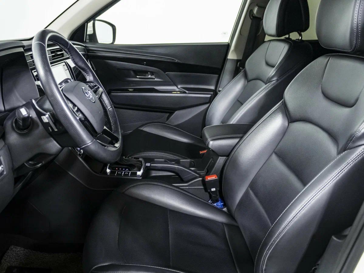 SsangYong Korando 2021, белый