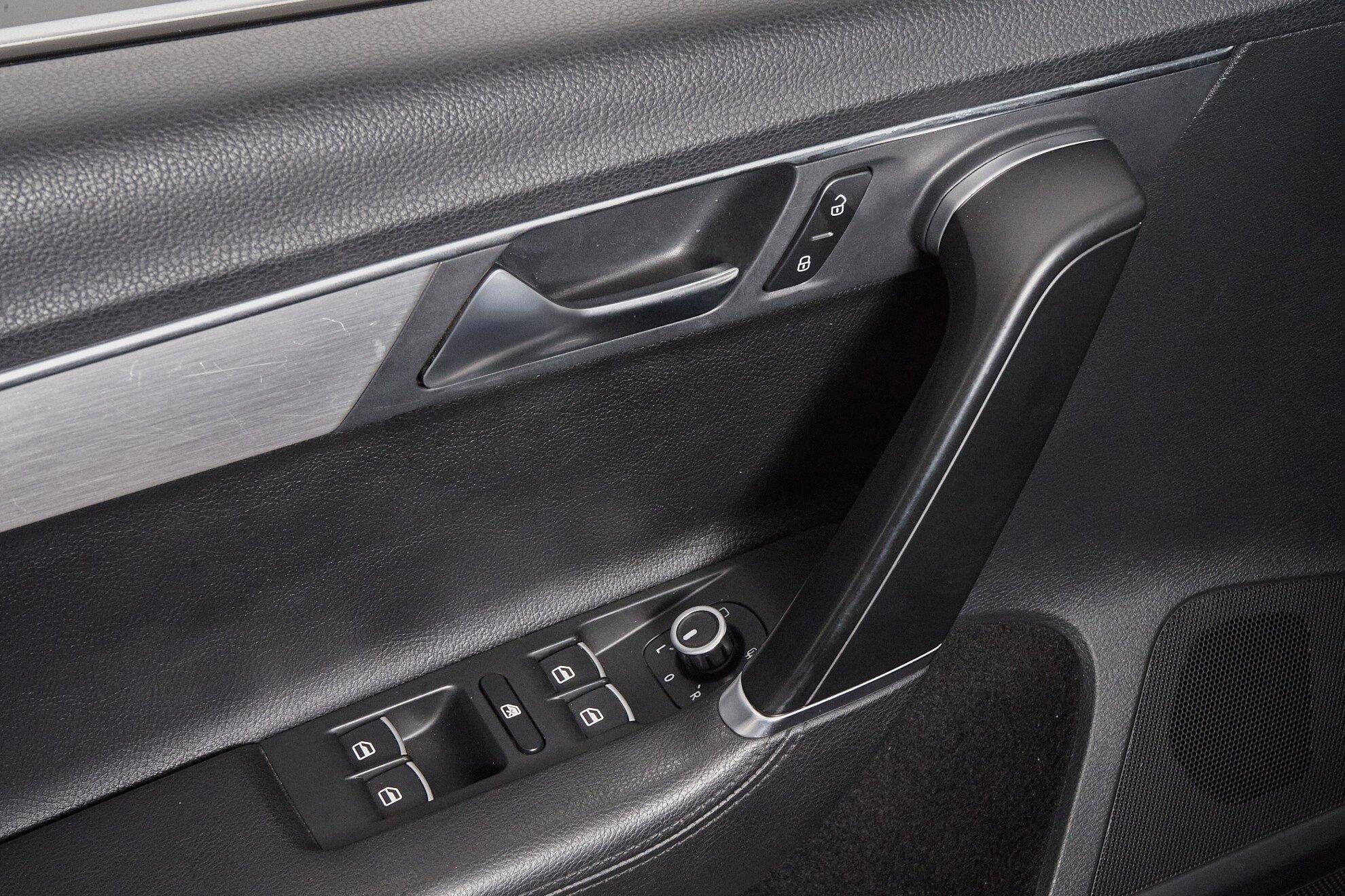 Volkswagen Passat 2012, синий