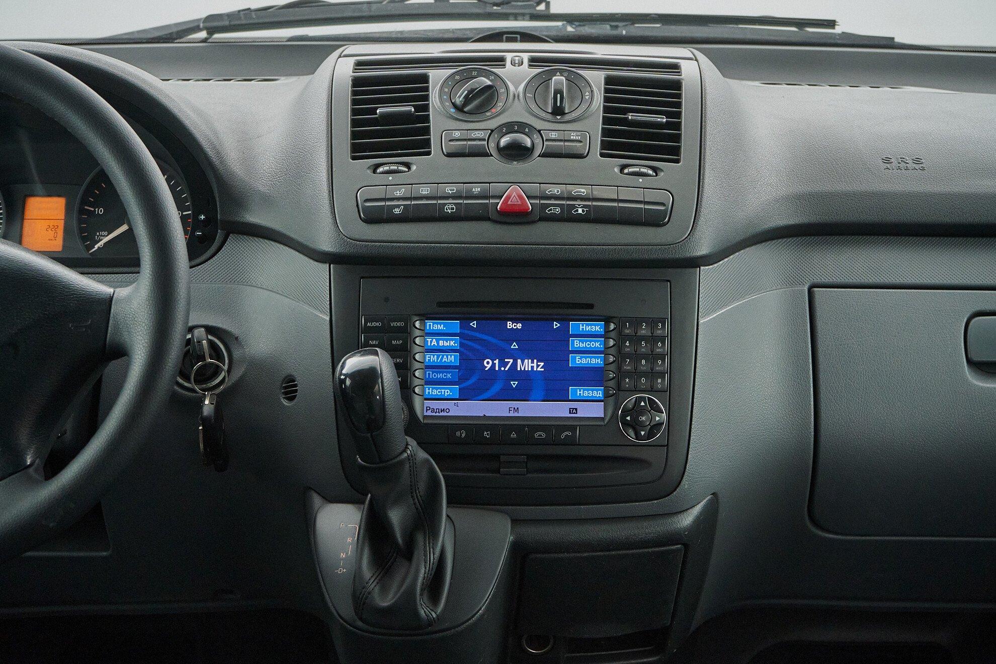 Mercedes-Benz Vito 2010, черный