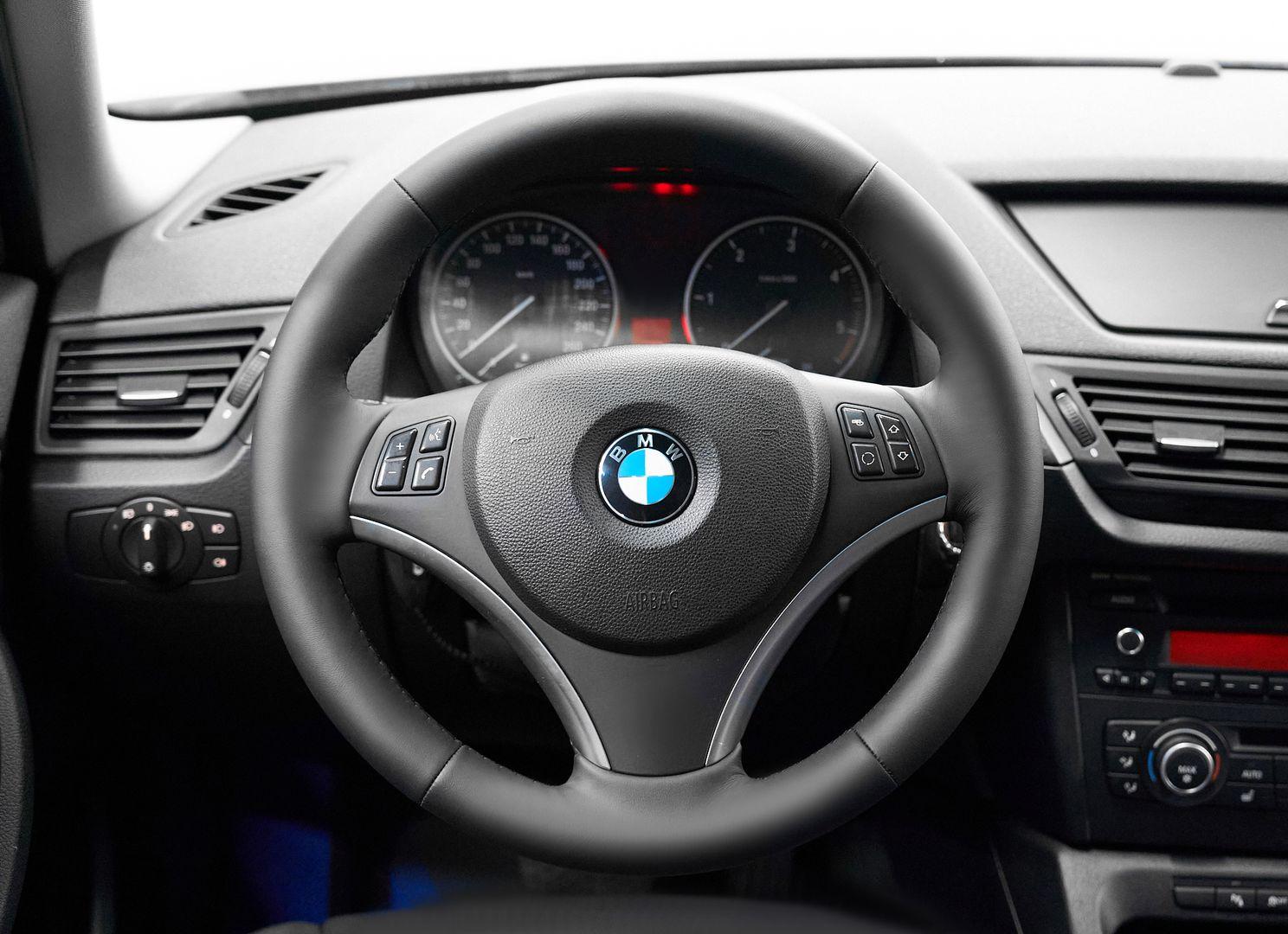 BMW X1 2010, серый