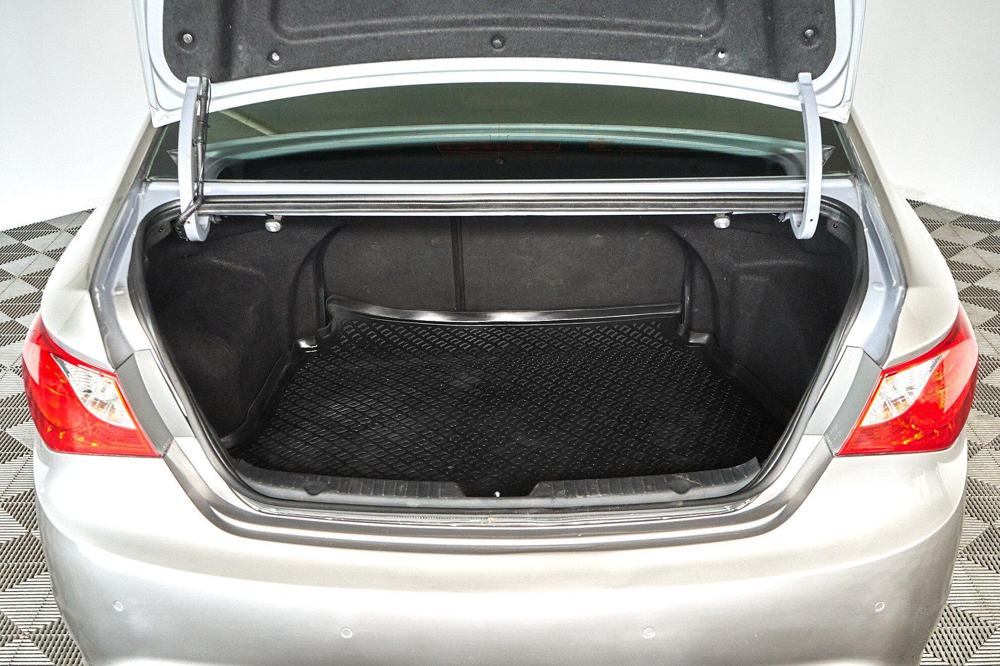 Hyundai Sonata 2010, серый