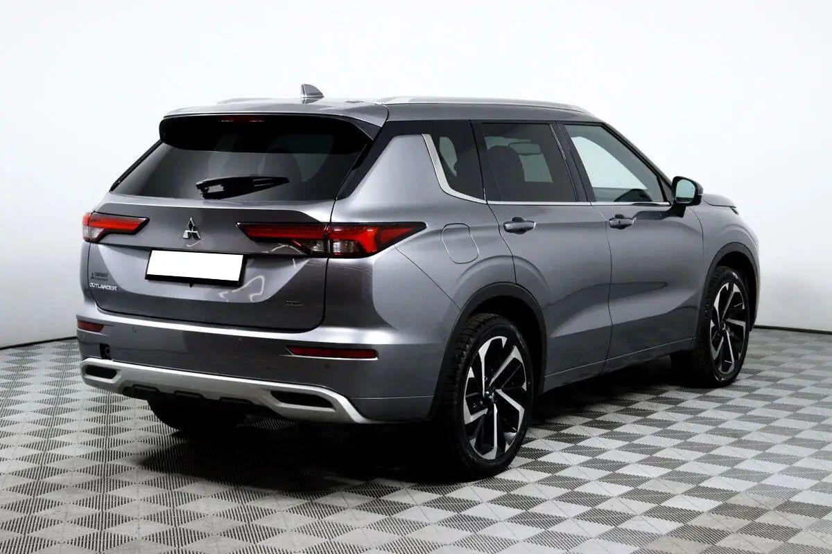 Mitsubishi Outlander 2023, серый