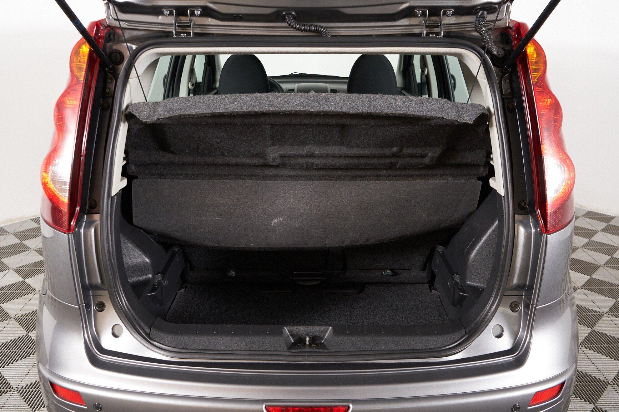 Nissan Note 2013, серый