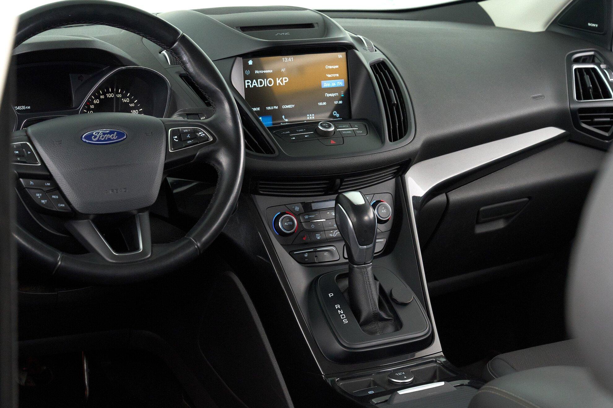 Ford Kuga 2018, серый