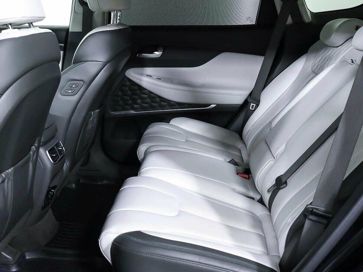 Hyundai Santa Fe 2021, черный
