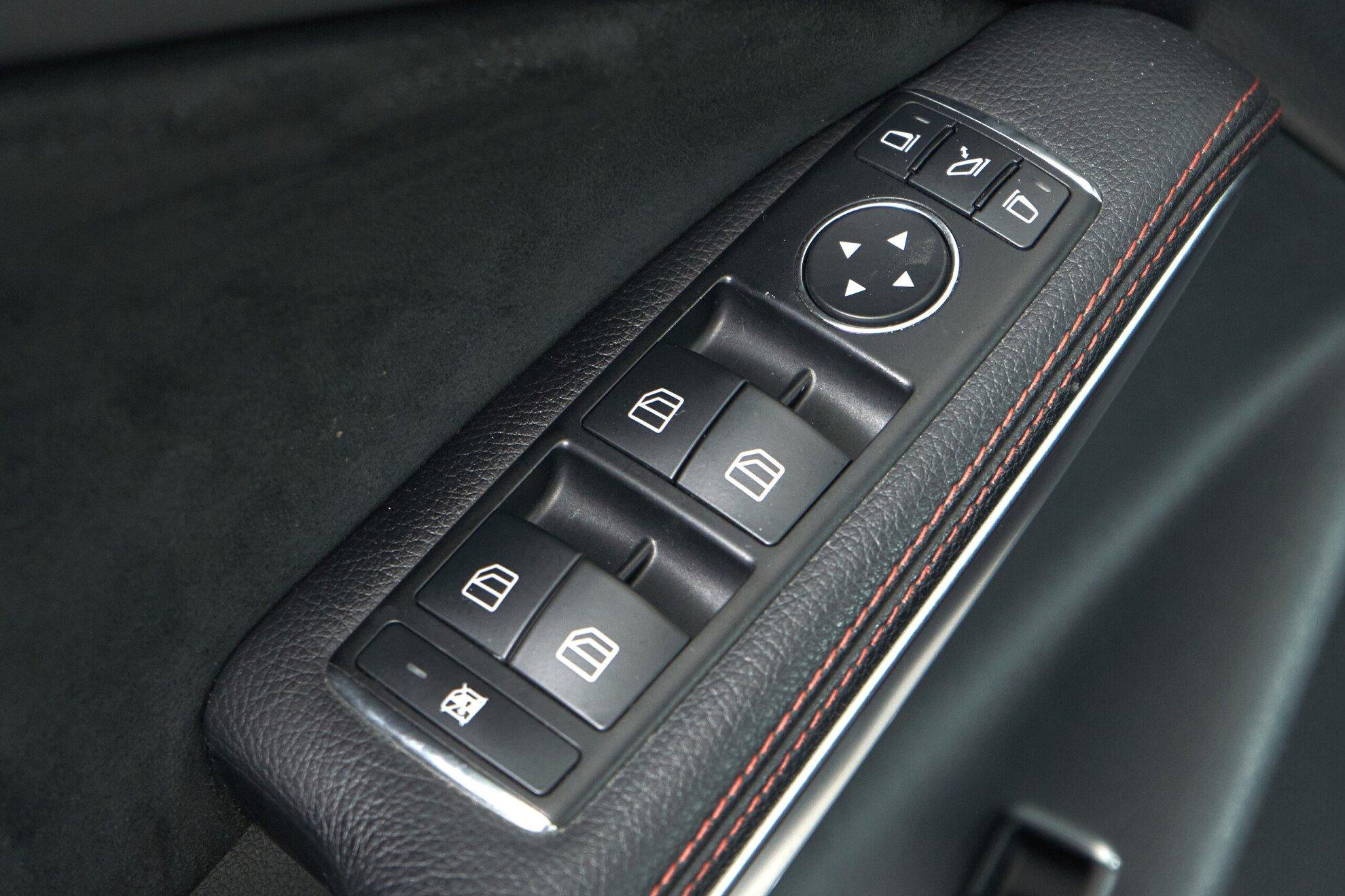 Mercedes-Benz CLA 2013, белый