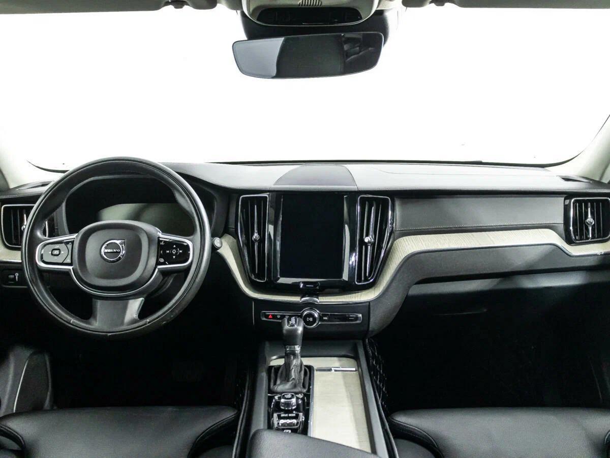 Volvo XC60 2019, серый