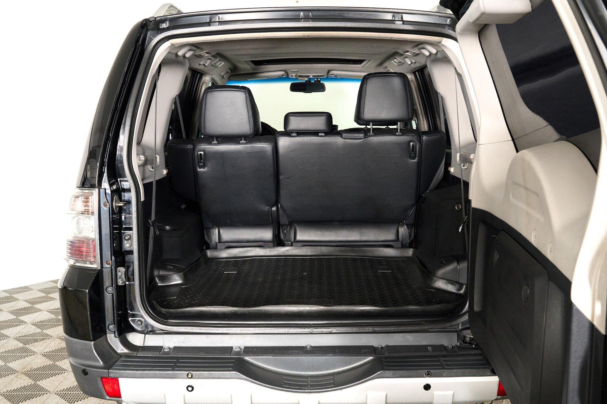 Mitsubishi Pajero 2008, черный