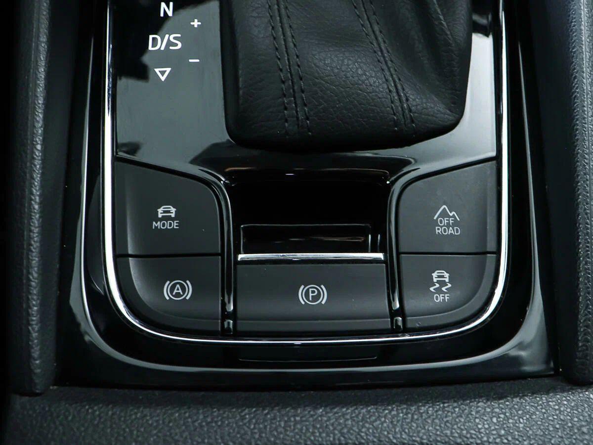 Skoda Kodiaq 2021, зеленый
