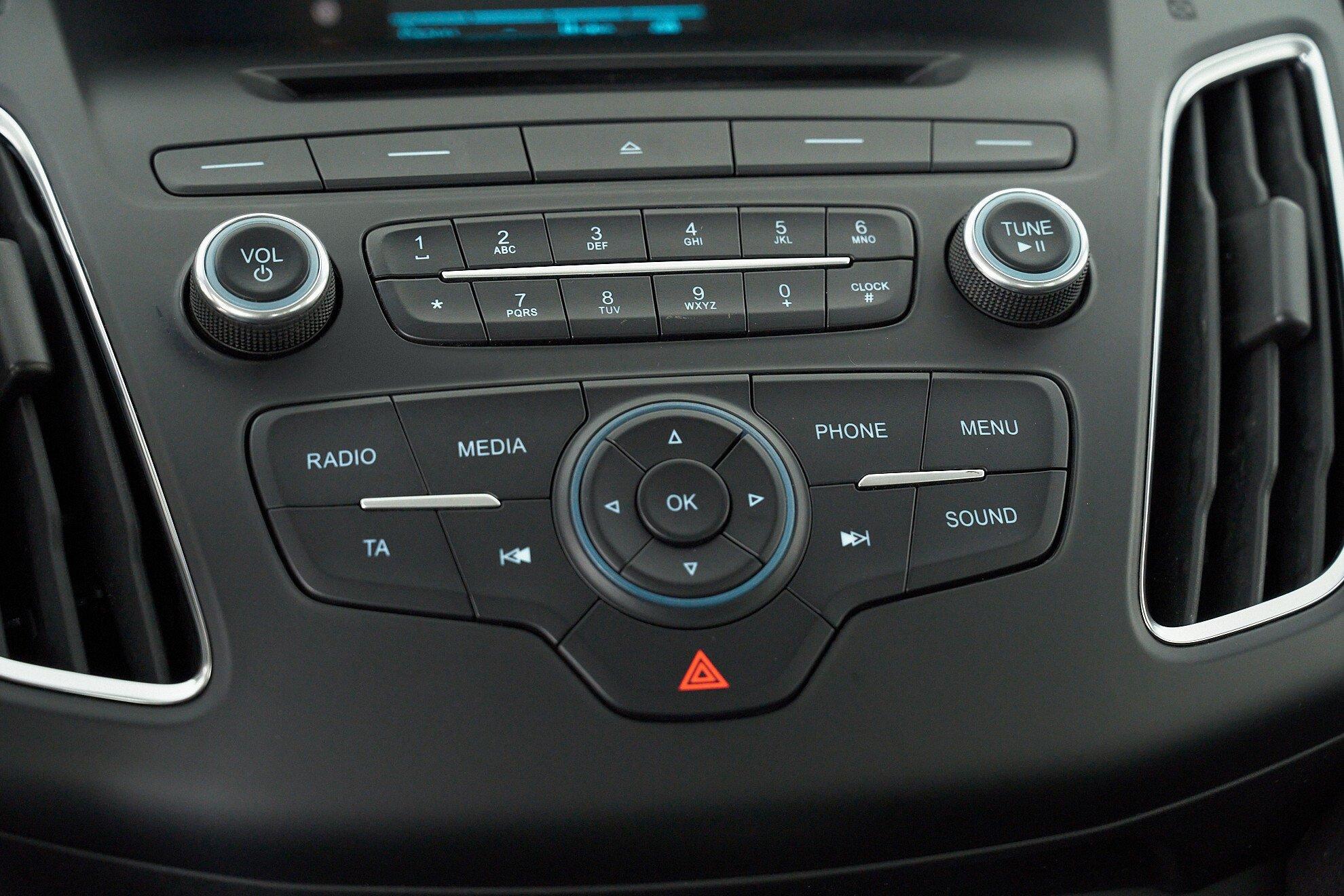 Ford Focus 2016, белый