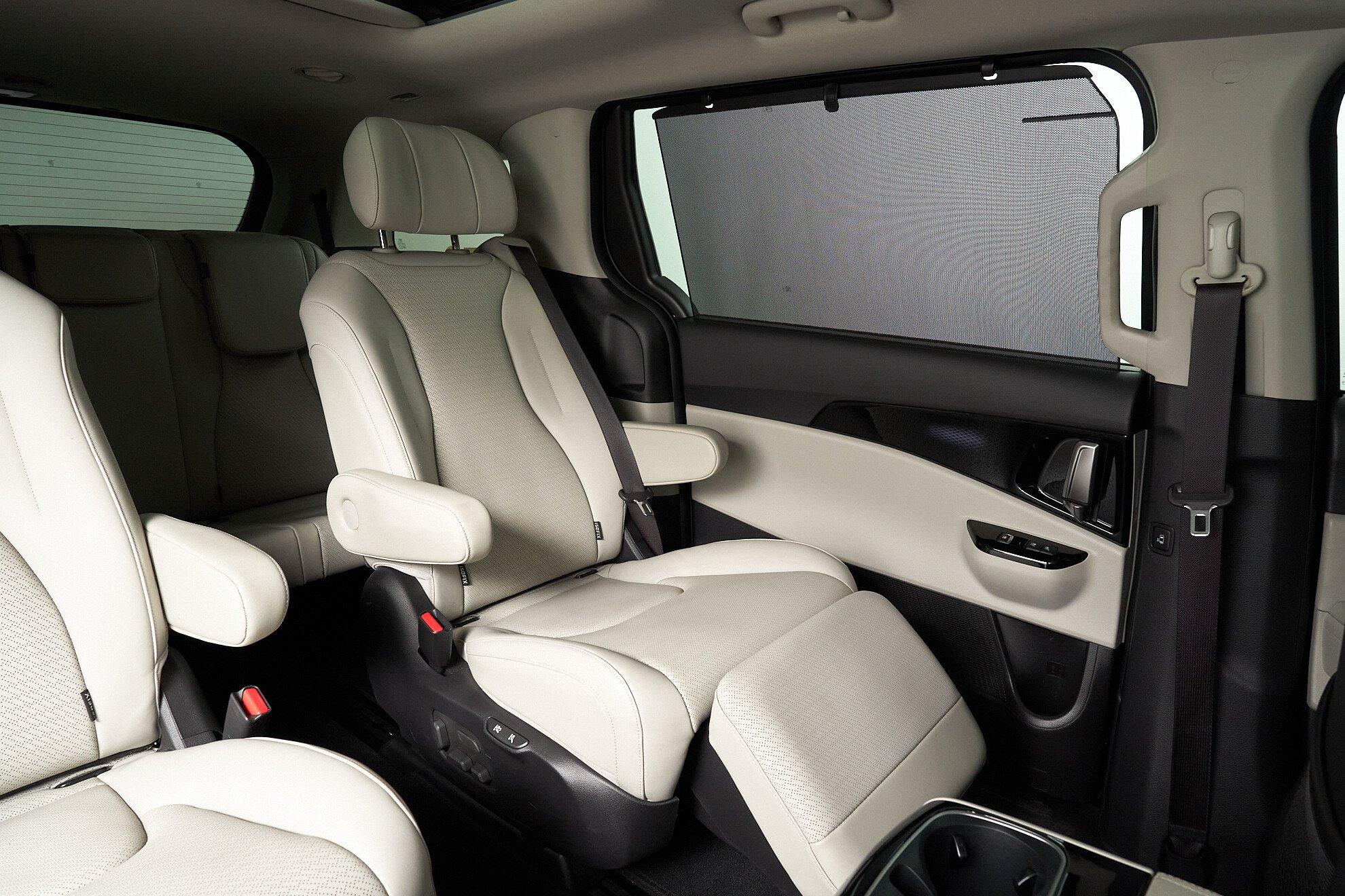 Kia Carnival 2022, черный