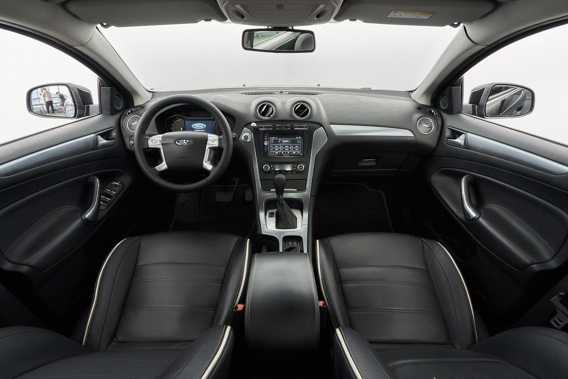 Ford Mondeo 2012, черный