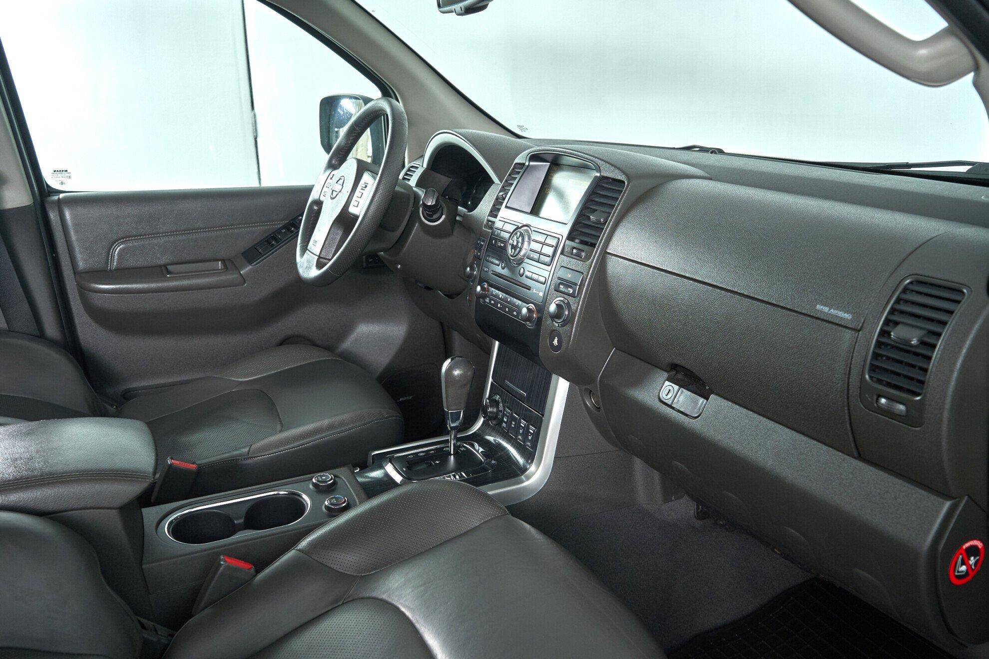 Nissan Pathfinder 2013, синий