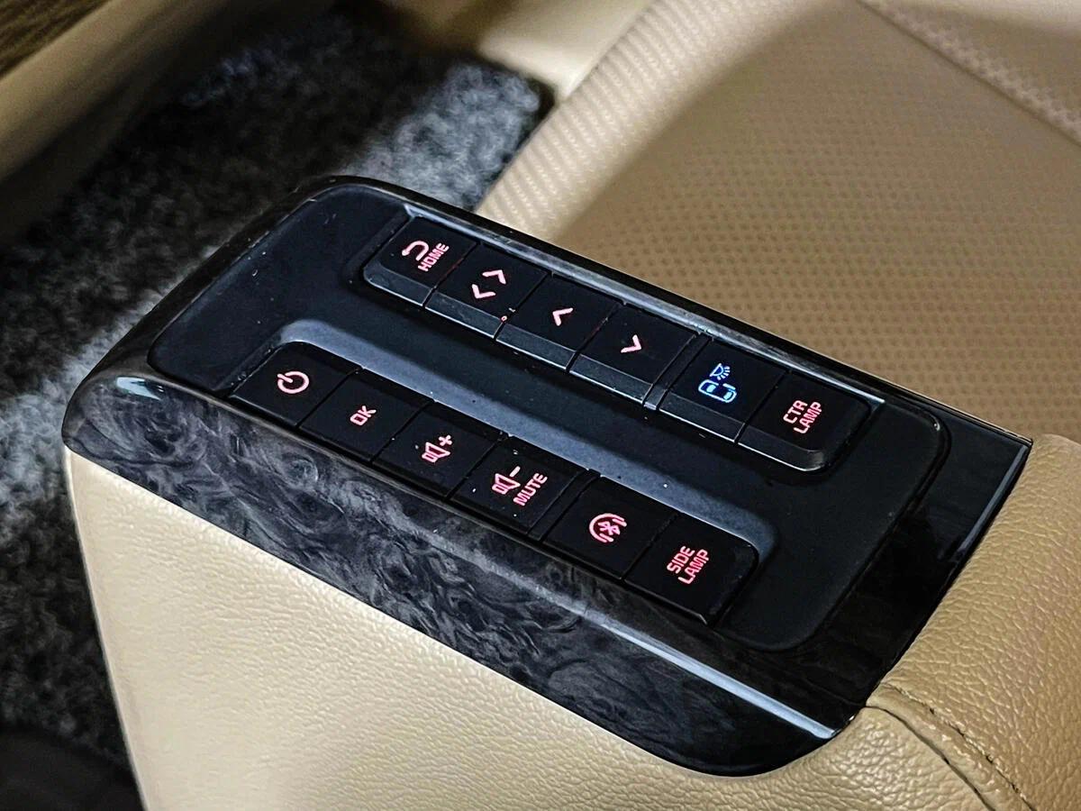 Kia Carnival 2020, белый