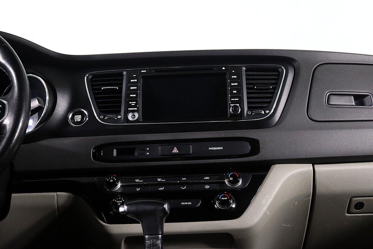 Kia Carnival 2018, черный