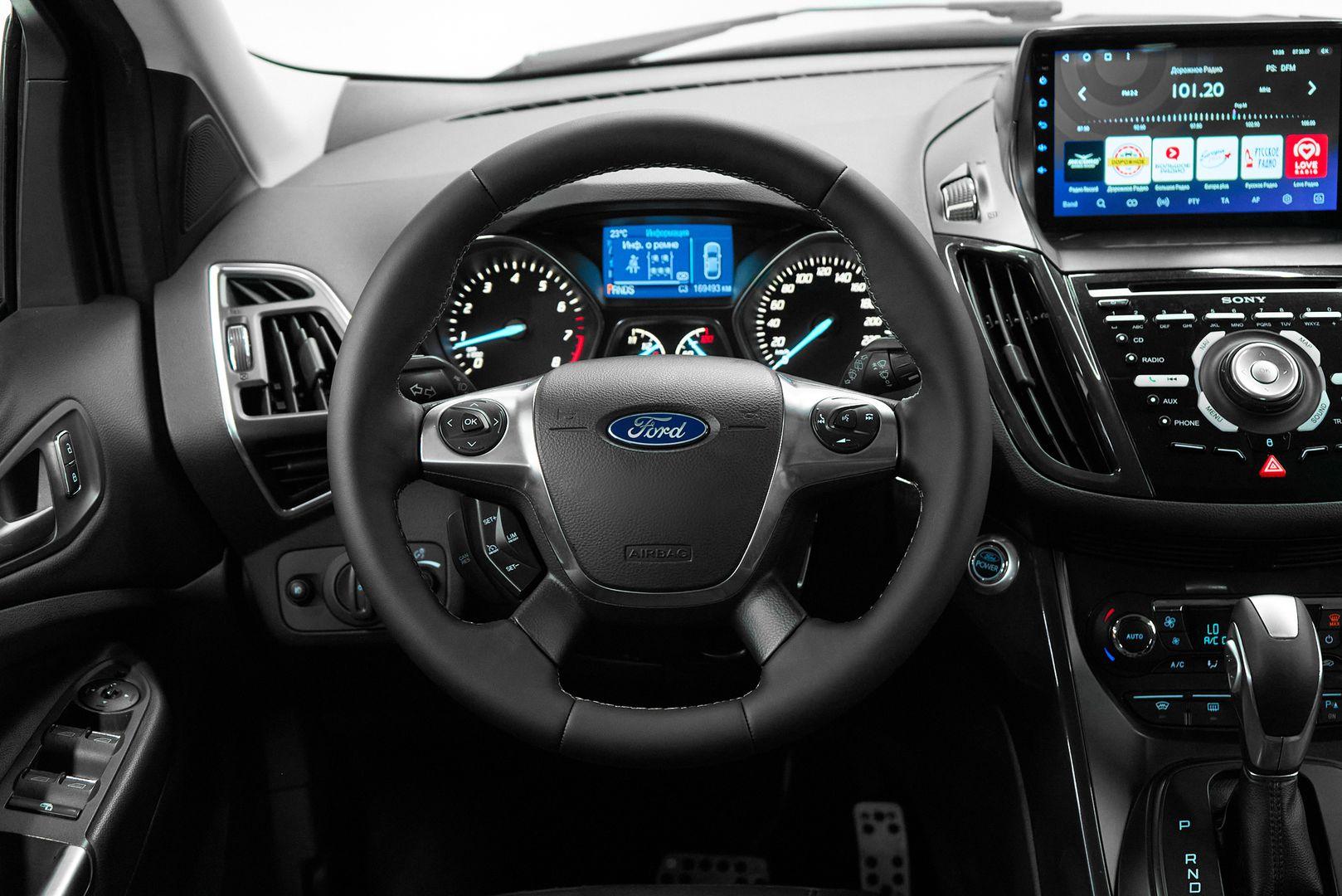 Ford Kuga 2014, черный