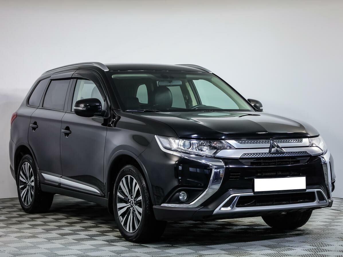 Mitsubishi Outlander 2019, черный