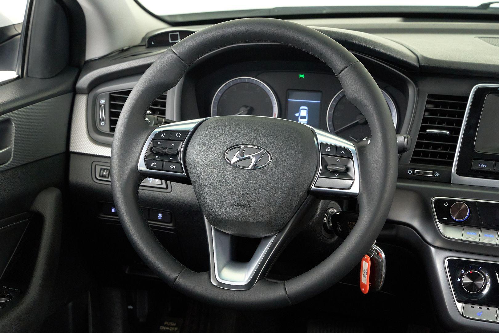 Hyundai Sonata 2017, белый