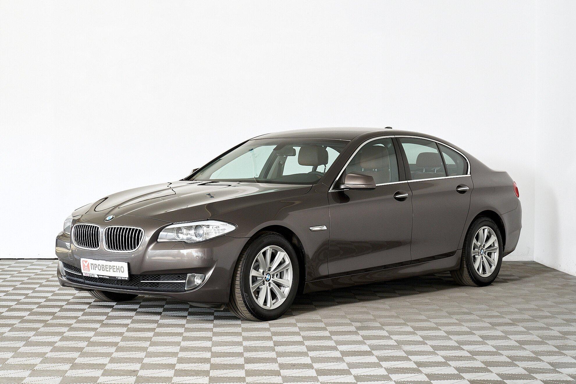 BMW 5 серии 2012, бежевый
