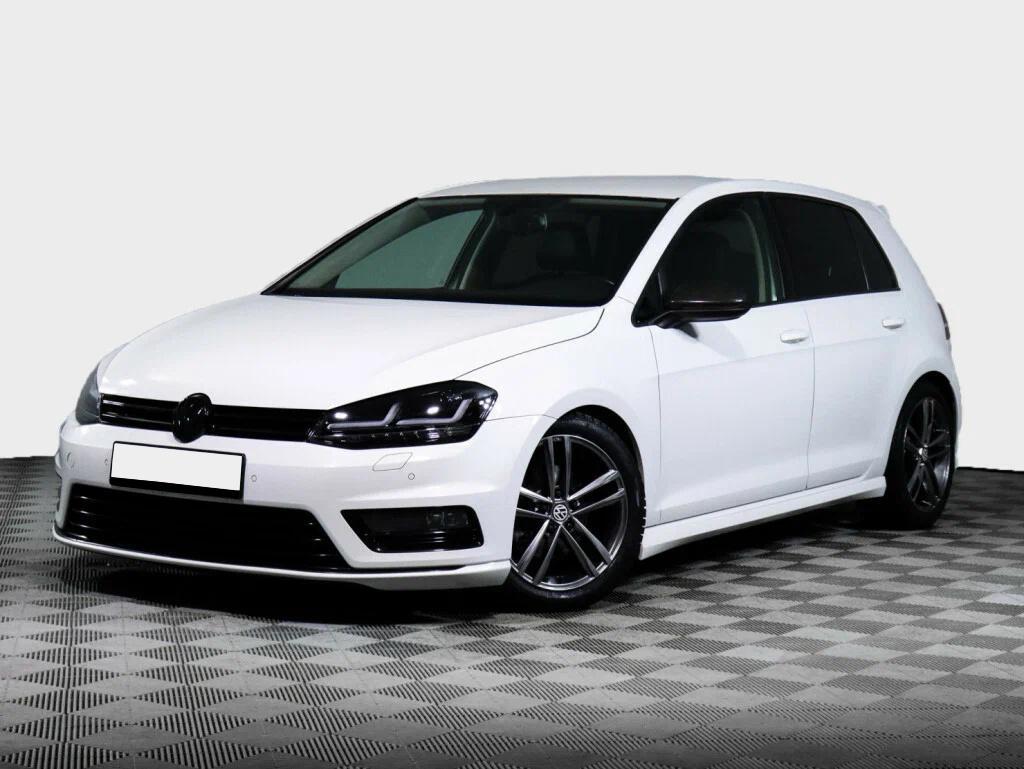 Volkswagen Golf 2016, белый