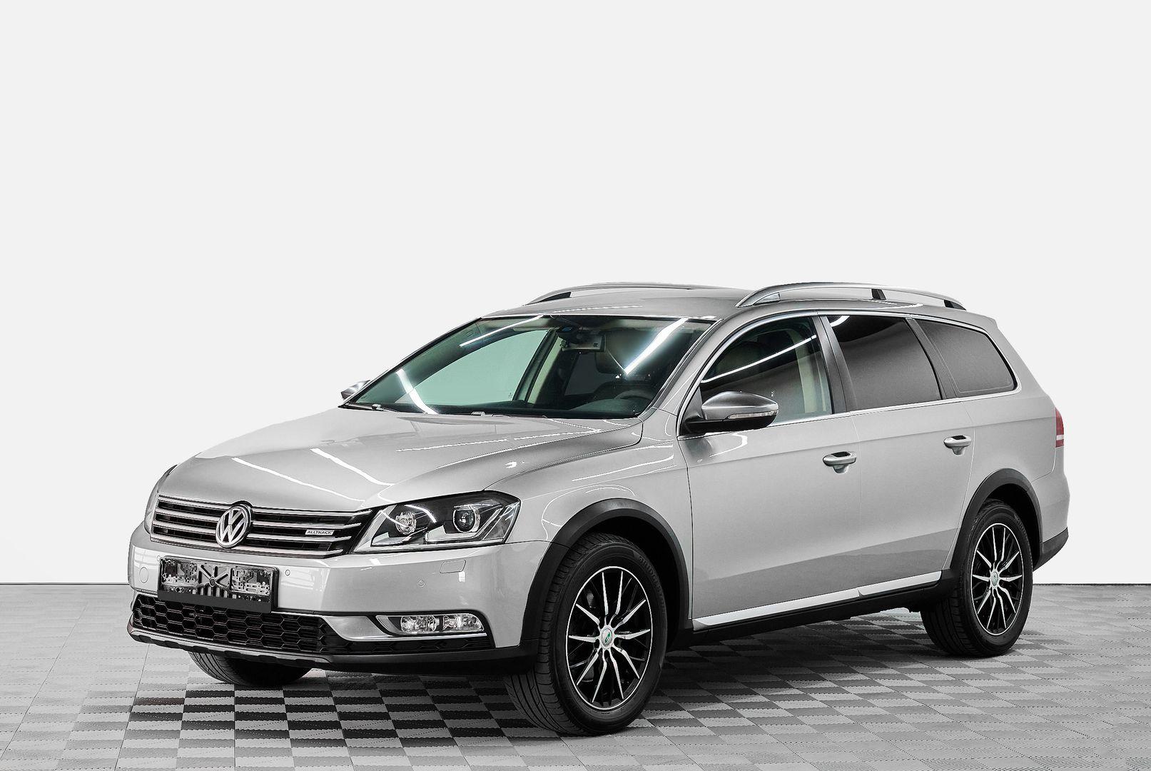 Volkswagen Passat 2012, серебряный