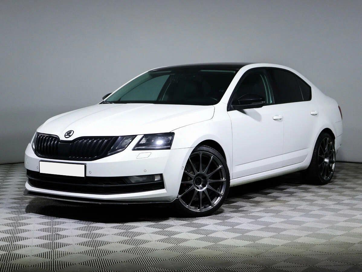 Skoda Octavia 2018, белый