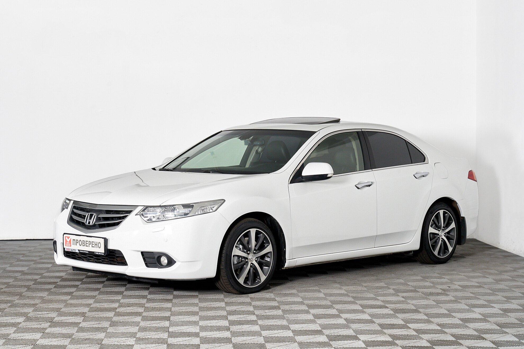 Honda Accord 2012, белый