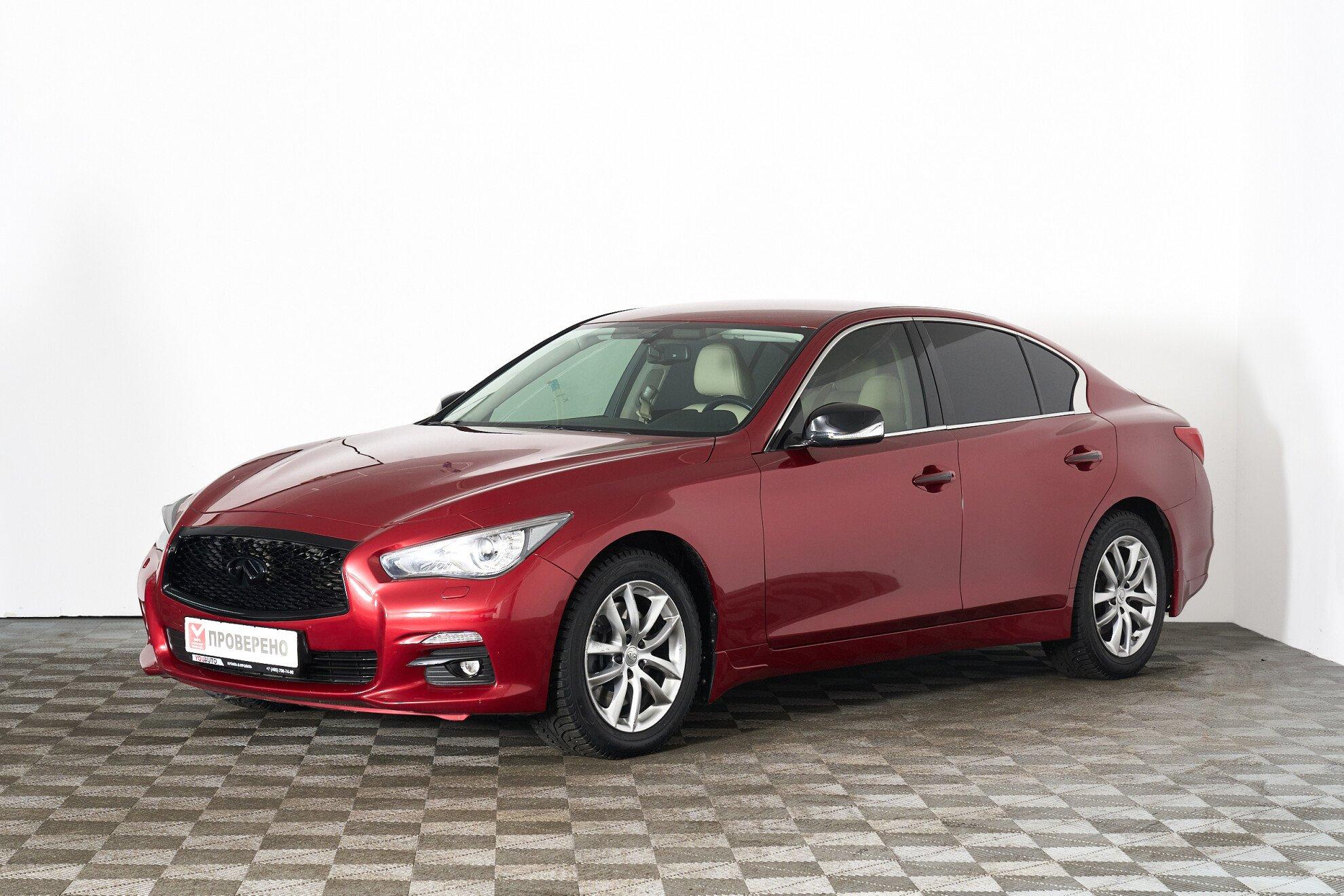 Infiniti Q50 2016, красный