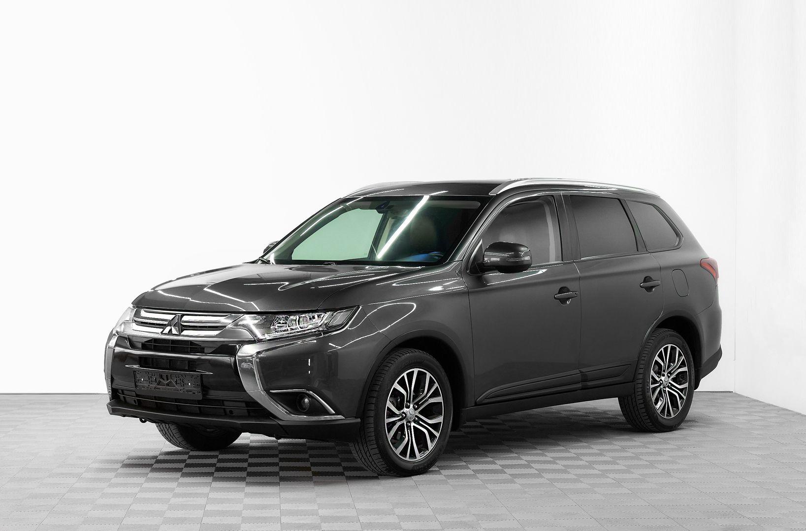 Mitsubishi Outlander 2018, серый