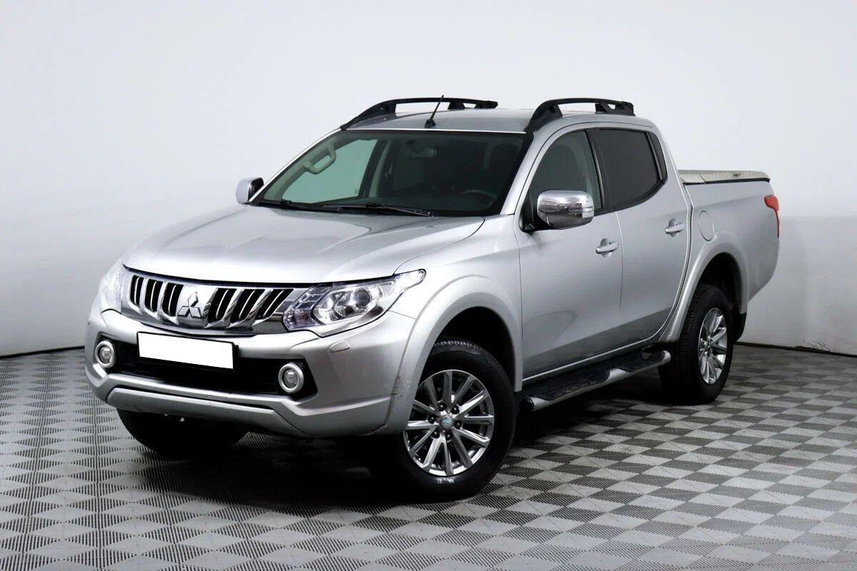 Mitsubishi L200 2016, серебряный